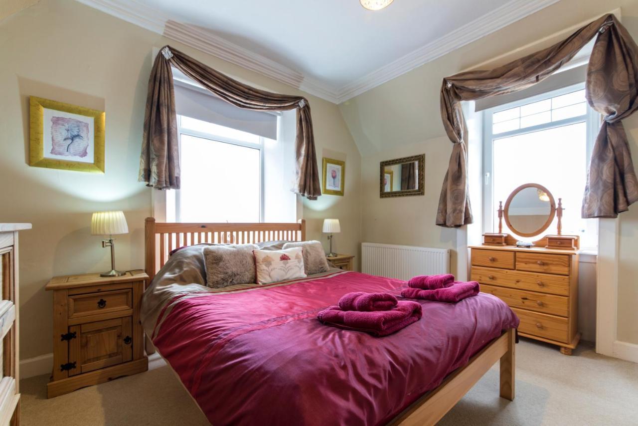 The Old School House - Cosy 3 Bedroom * Wick (Highlands)